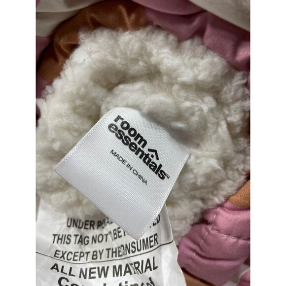 Room Essentials Faux Shearling Reversible Comforter Twin/XL Pink Plaid 66 x 94" - Picture 11 of 12